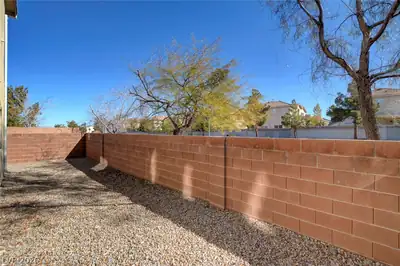 10254 Ladybug Bend Street Yard