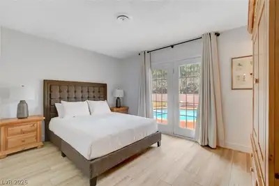 4273 Hazelcrest Drive Bedroom
