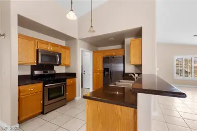 137 Winley Chase Avenue, North Las Vegas, NV 89032 Kitchen