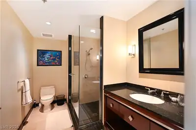 2700 South Las Vegas Boulevard 2107 Bathroom