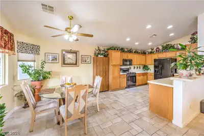 5521 Little Lake Avenue, Las Vegas, NV 89122 Kitchen