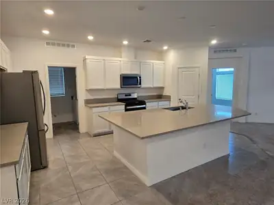 7047 Grace Estate Avenue, Las Vegas, NV 89113 Kitchen