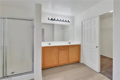 9905 MUSTANG CREEK Way Primary Bathroom