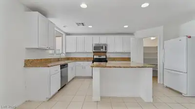 9570 Newton Grove Court, Las Vegas, NV 89148 Kitchen