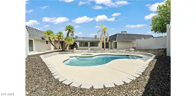 4501 Woodcrest Road, Las Vegas, NV 89121 Pool