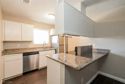 422 Chateau Drive, Henderson, NV 89002 Kitchen