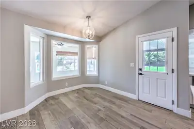 5325 North El Capitan Way Dining Area