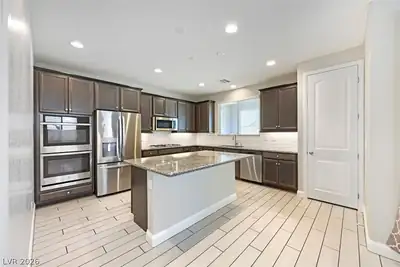 164 Pace Avenue, Henderson, NV 89011 Kitchen