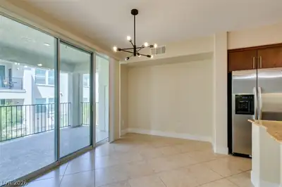 2555 Hampton Road 3203 Dining Area