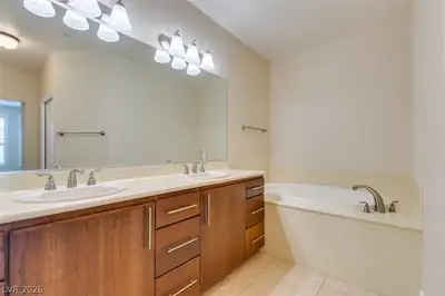 2555 Hampton Road 3203 Primary Bathroom