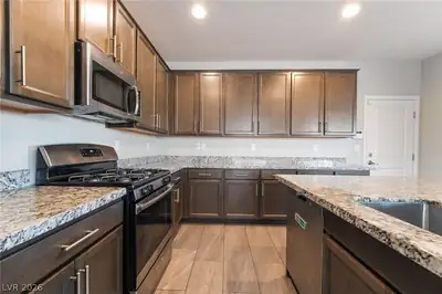 5946 Roaring Canyon Court, Las Vegas, NV 89139 Kitchen