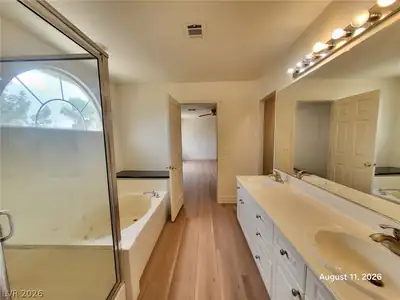 8475 Montana Stream Avenue, Las Vegas, NV 89113 Primary Bathroom