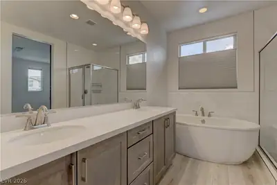 9901 Cullin Range Avenue, Las Vegas, NV 89166 Primary Bathroom