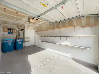 6952 Graceful Cloud Avenue, Henderson, NV 89011 Garage