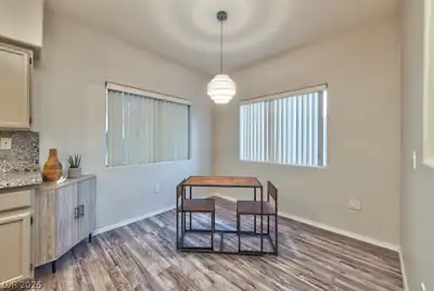 1050 East Cactus Avenue 1081 Dining Area