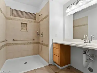 10034 Canyon Dunes Avenue, Las Vegas, NV 89147 Primary Bathroom