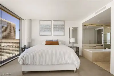 3726 Las Vegas Boulevard 2904 Bedroom