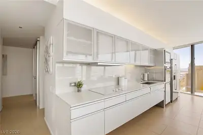 3726 Las Vegas Boulevard 2904 Kitchen