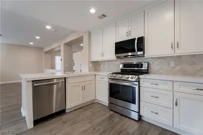 1151 Port Sunlight Court, Henderson, NV 89014 Kitchen