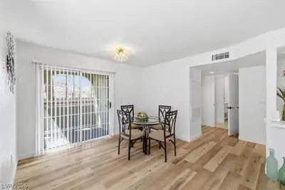 7950 West Flamingo Road 1187 Dining Area