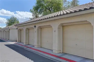 3917 Lazy Pine Street 201 Garage