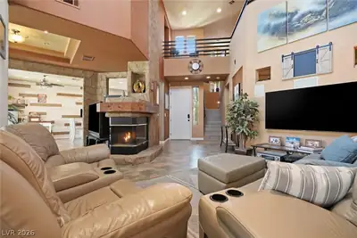 1701 Estrella Street Living Room