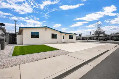 6121 Sonoma Circle Las Vegas, NV 89107