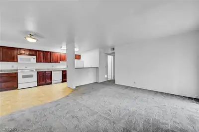 4340 Sandy River Drive 84 Living Room