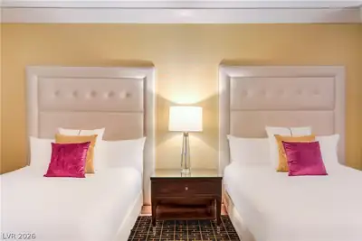 2000 Fashion Show Drive 2404 Bedroom
