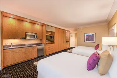 2000 Fashion Show Drive 2404 Bedroom