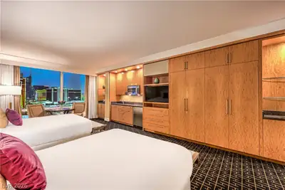 2000 Fashion Show Drive 2404 Bedroom