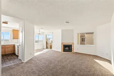 2191 Bay Club Drive 204 Living Room