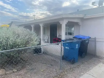 1805 Moser Drive, Henderson, NV 89011 Front of Structure
