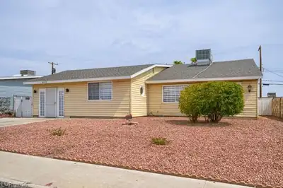 6512 Evergreen Avenue, Las Vegas, NV 89107 Front of Structure