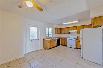 7030 Burcot Avenue K113 Kitchen