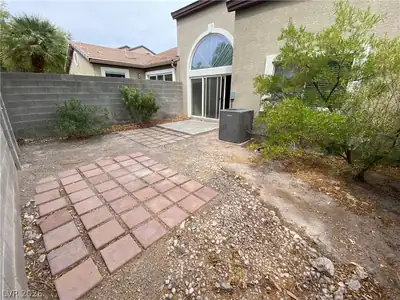 10185 Birch Bluff Lane Yard