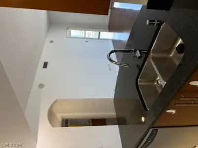 200 West SAHARA Avenue 3206 Kitchen