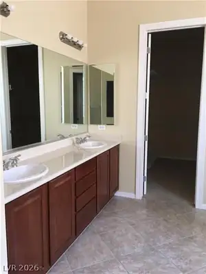 2175 Clearwater Lake Drive, Henderson, NV 89044 Primary Bathroom