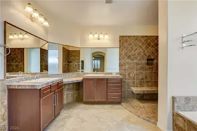 1637 Blue Cliffs Avenue, Henderson, NV 89014 Primary Bathroom