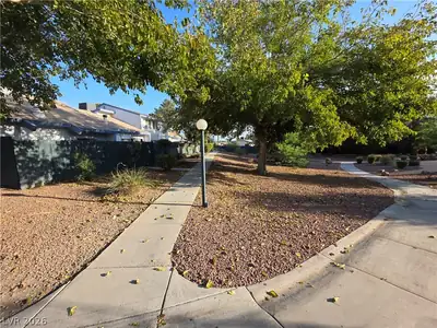 4232 Kona Coast Way, Las Vegas, NV 89121 Yard