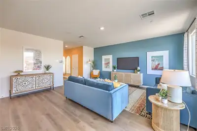 563 Ivory Peacock Court Living Room