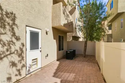 10590 Longoria Garden Street, Las Vegas, NV 89141 Patio
