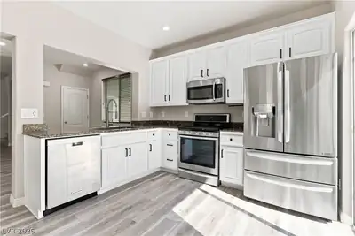10590 Longoria Garden Street, Las Vegas, NV 89141 Kitchen