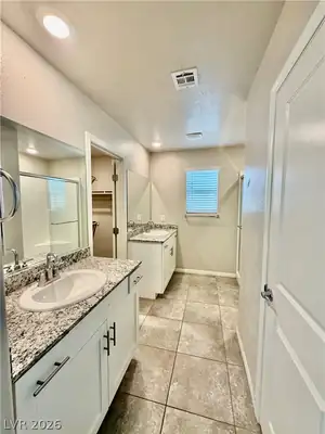 8279 Palladium Street, Las Vegas, NV 89113 Primary Bathroom