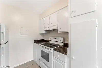 2601 Cedar Avenue Kitchen