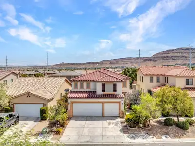 10143 Canyon Hills Avenue Las Vegas, NV 89148