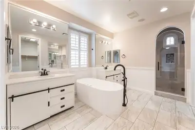 11416 Rancho Portena Avenue, Las Vegas, NV 89138 Primary Bathroom