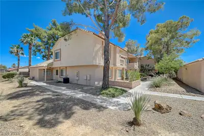 1632 North Torrey Pines Drive 101 Front of Structure