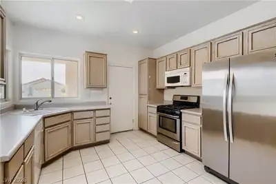 1395 Kapelle Street Kitchen