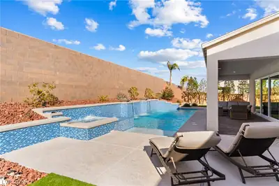 8811 Italian Trotter Court, Las Vegas, NV 89113 Pool